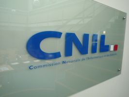 Plaque signalétique et Logo de la CNIL