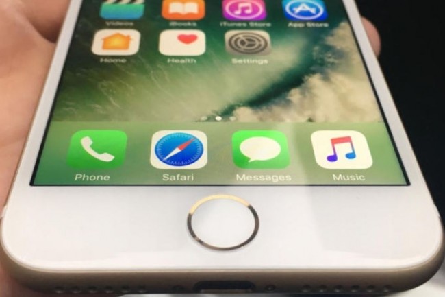 L'iPhone 7 est concerné par la faille WiFi et éligible pour la mise à jour iOS 10.3.1. (crédit : Susie Ochs)